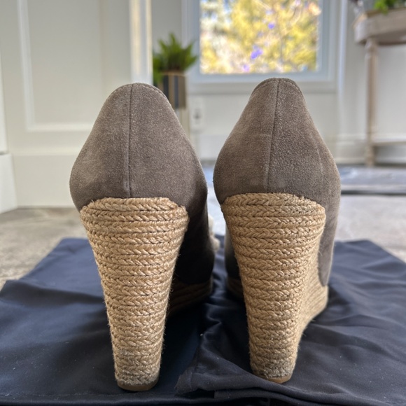 Prada - Picture 3 of 4